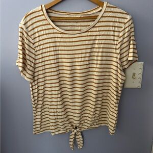 🦋American Eagle tshirt🦋